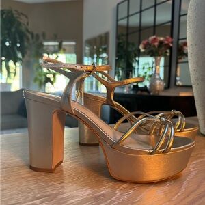 Schutz Kelsie Platform Sandal size 9.5